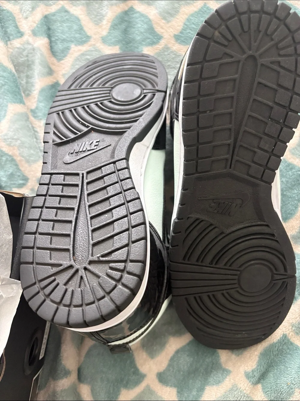 Nike bold two